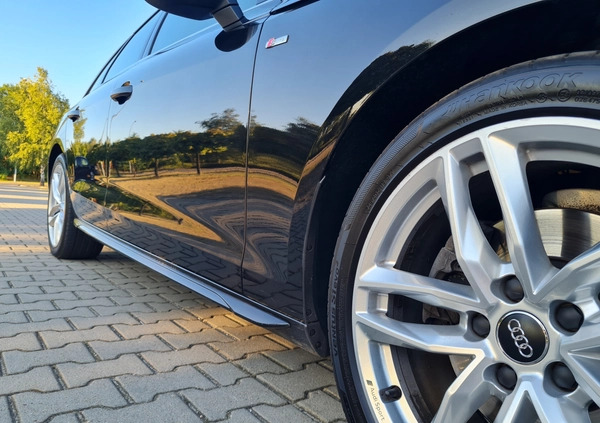 Audi A4 cena 97900 przebieg: 163000, rok produkcji 2020 z Sanok małe 497